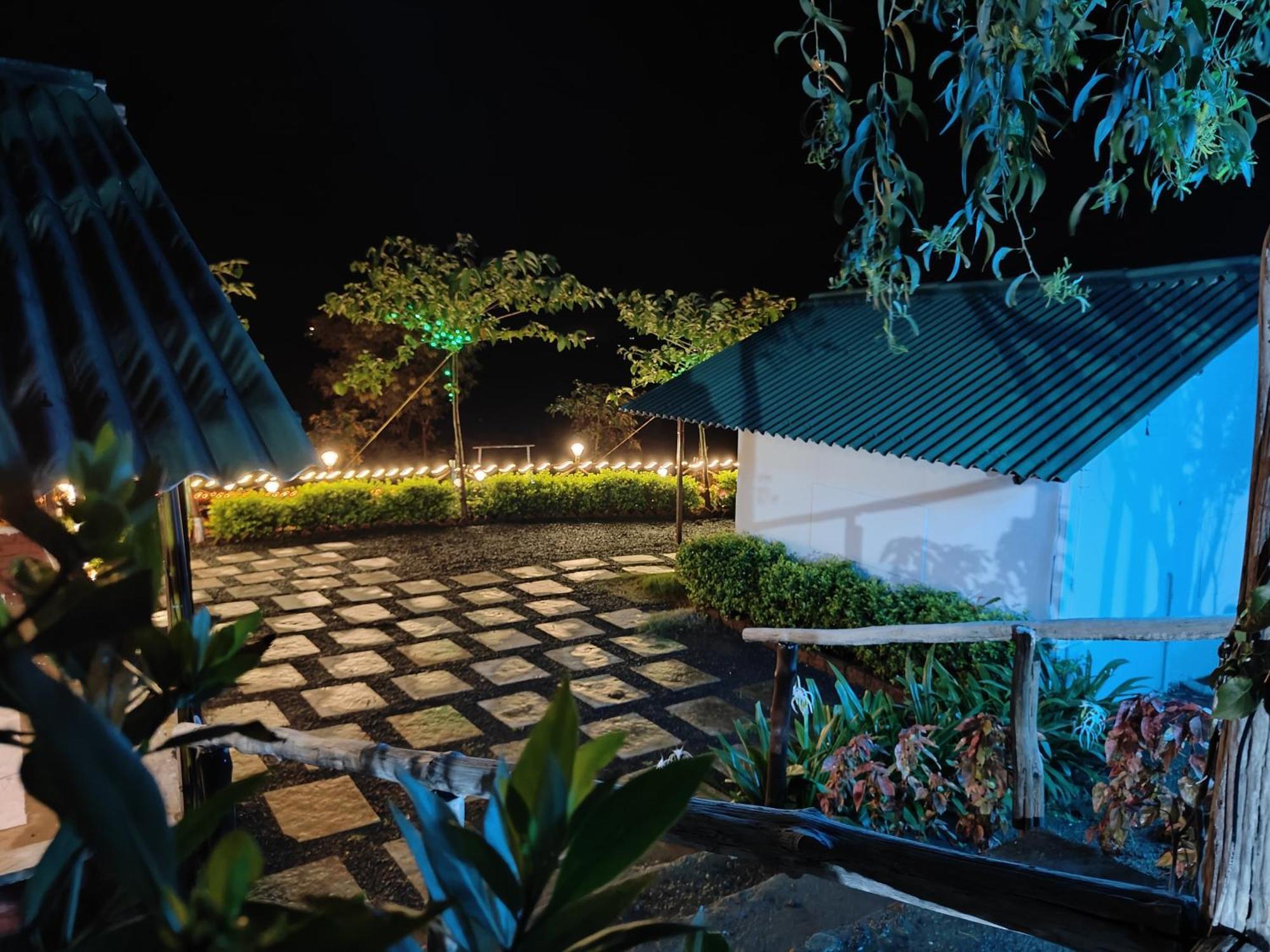 Shelby Pawana Lake Cottages & Camping Tents Lonavala Ngoại thất bức ảnh